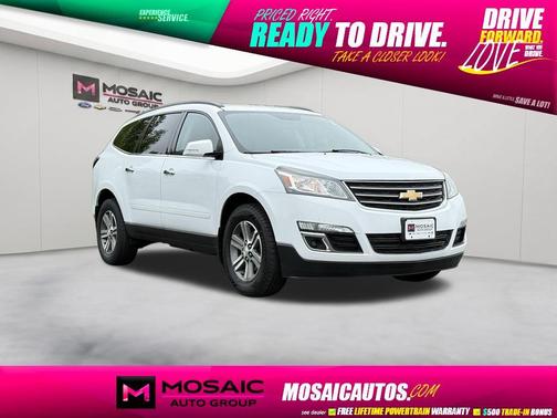 Summit White 2017 Chevrolet Traverse 2LT