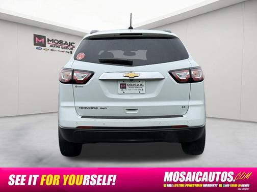 Summit White 2017 Chevrolet Traverse 2LT