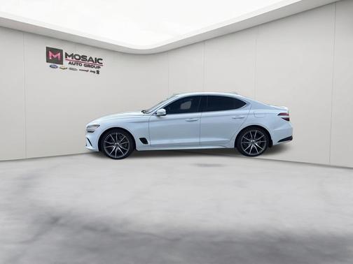 Uyuni White 2022 Genesis G70 3.3T AWD