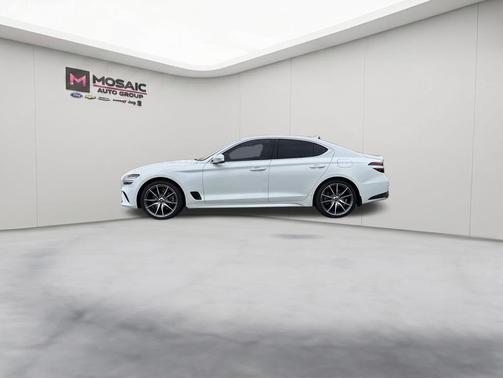 Uyuni White 2022 Genesis G70 3.3T AWD