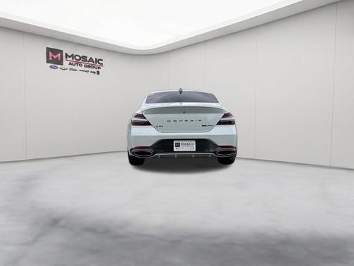 Uyuni White 2022 Genesis G70 3.3T AWD