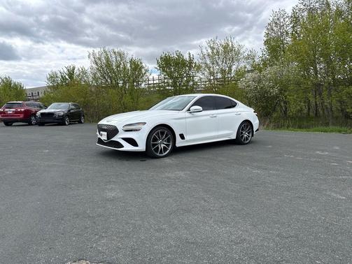Uyuni White 2022 Genesis G70 3.3T AWD
