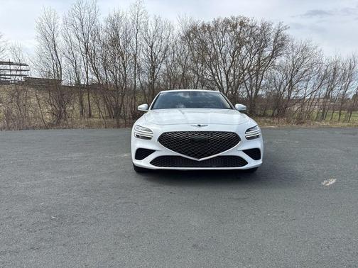 Uyuni White 2022 Genesis G70 3.3T AWD