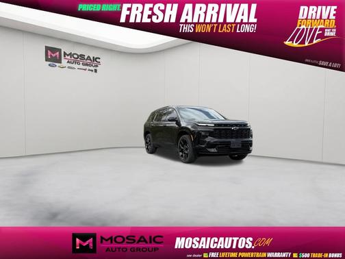 Mosaic Black Metallic 2025 Chevrolet Traverse RS