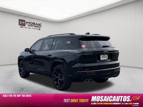 Mosaic Black Metallic 2025 Chevrolet Traverse RS