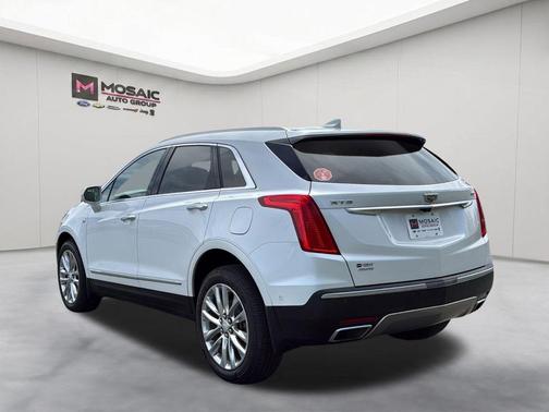 Crystal White Tricoat 2018 Cadillac XT5 Platinum