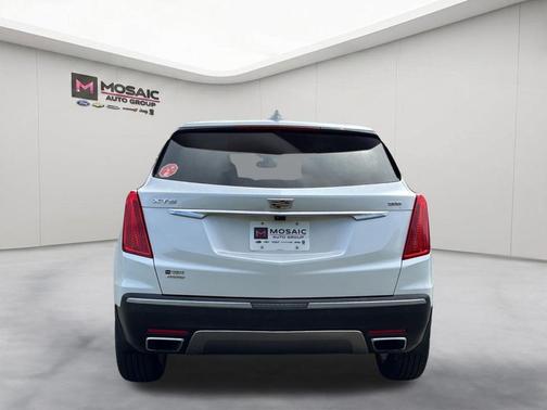 Crystal White Tricoat 2018 Cadillac XT5 Platinum