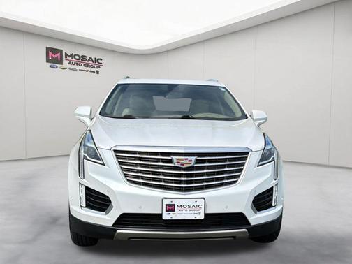 Crystal White Tricoat 2018 Cadillac XT5 Platinum