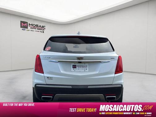 Crystal White Tricoat 2018 Cadillac XT5 Platinum