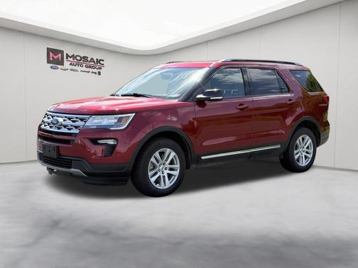 Ruby Red Metallic 2018 Ford Explorer XLT