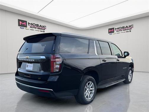 2023 Chevrolet Suburban LT