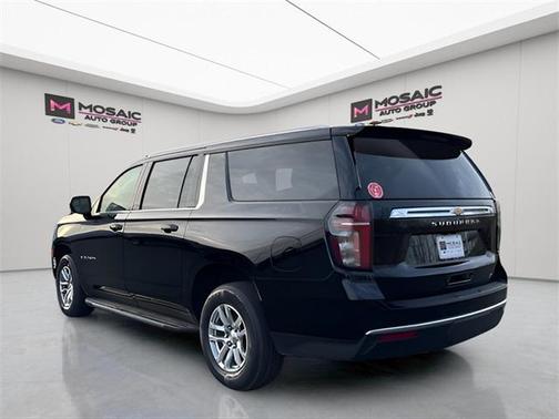 2023 Chevrolet Suburban LT