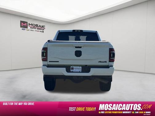 Bright White Clearcoat 2024 RAM 3500 Big Horn Crew Cab 4x4 6'4' Box