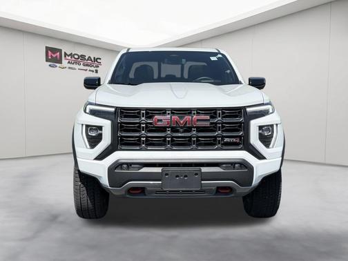 Summit White 2024 GMC Canyon AT4