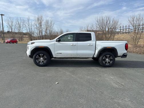 Summit White 2024 GMC Canyon AT4
