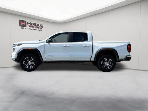Summit White 2024 GMC Canyon AT4