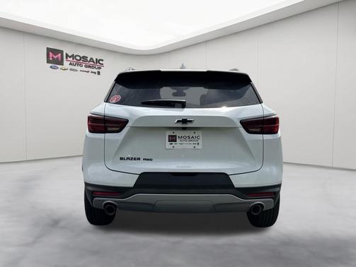 Summit White 2026 Chevrolet Blazer 2LT