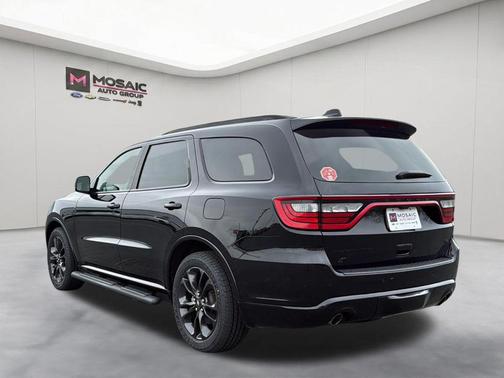 DB Black Crystal Clearcoat 2024 Dodge Durango R/T Plus