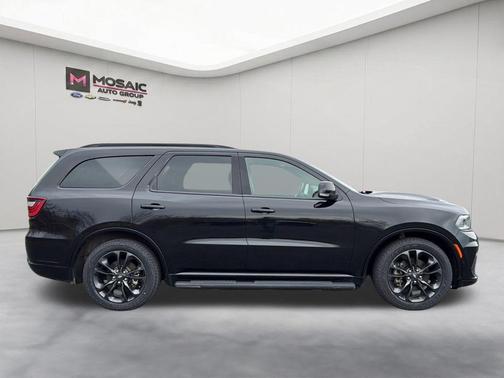 DB Black Crystal Clearcoat 2024 Dodge Durango R/T Plus