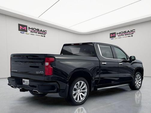 Black 2022 Chevrolet Silverado 1500 Limited High Country