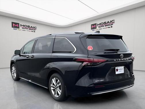 2025 Toyota Sienna Limited 7-Passenger