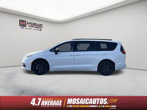 Bright White Clearcoat 2025 Chrysler Pacifica Limited