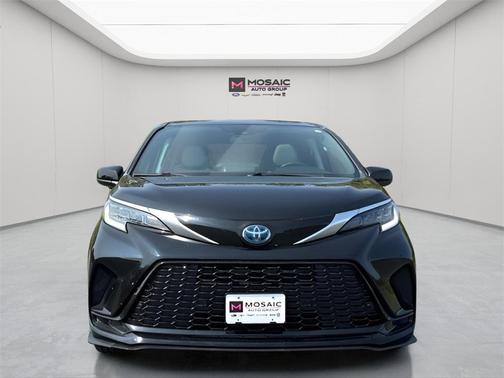 2021 Toyota Sienna XLE 7 Passenger