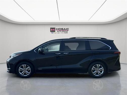 2021 Toyota Sienna XLE 7 Passenger