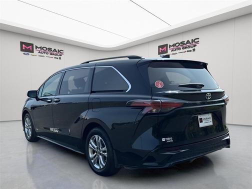 2021 Toyota Sienna XLE 7 Passenger