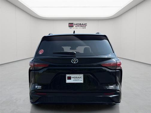 2021 Toyota Sienna XLE 7 Passenger