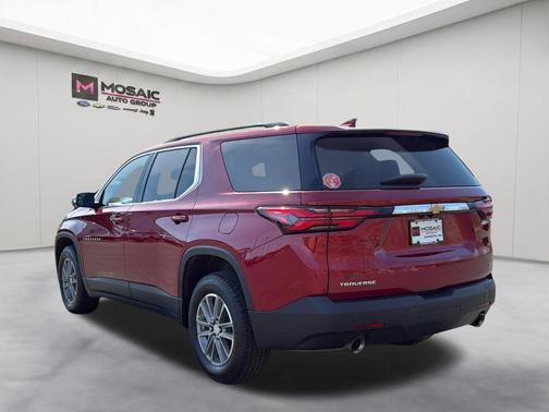 Radiant Red Tintcoat 2023 Chevrolet Traverse LT Cloth