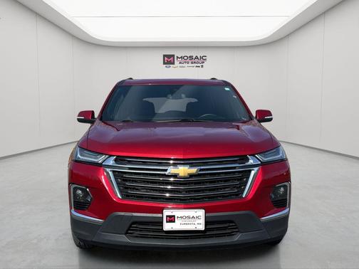 Radiant Red Tintcoat 2023 Chevrolet Traverse LT Cloth
