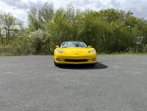 Velocity Yellow Tintcoat 2007 Chevrolet Corvette Base