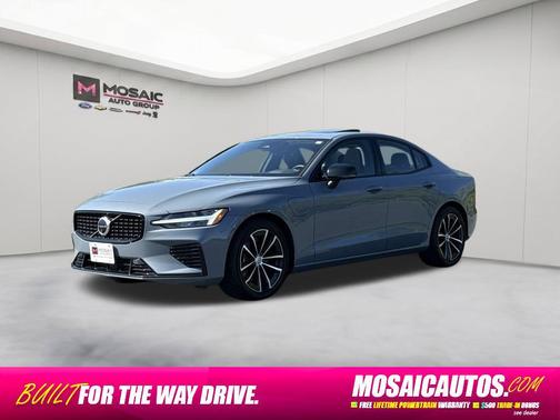 Gray 2023 Volvo S60 Recharge Plug-In Hybrid T8 Plus Dark Theme
