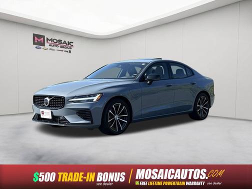 Gray 2023 Volvo S60 Recharge Plug-In Hybrid T8 Plus Dark Theme