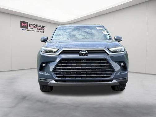 Cloud 2025 Toyota Grand Highlander Platinum