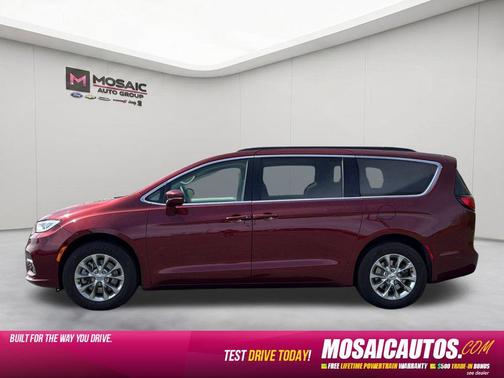 Velvet Red Pearlcoat 2022 Chrysler Pacifica Touring L