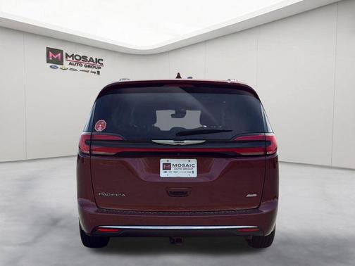 Velvet Red Pearlcoat 2022 Chrysler Pacifica Touring L