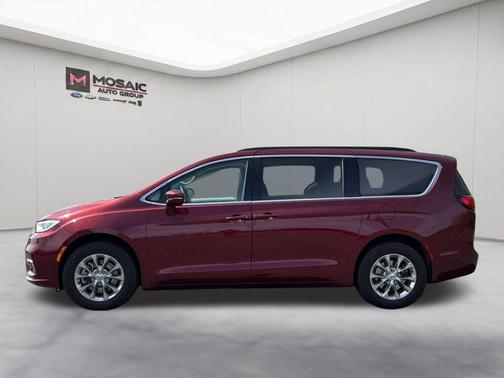 Velvet Red Pearlcoat 2022 Chrysler Pacifica Touring L