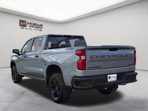 Sterling Gray Metallic 2024 Chevrolet Silverado 1500 Custom Trail Boss
