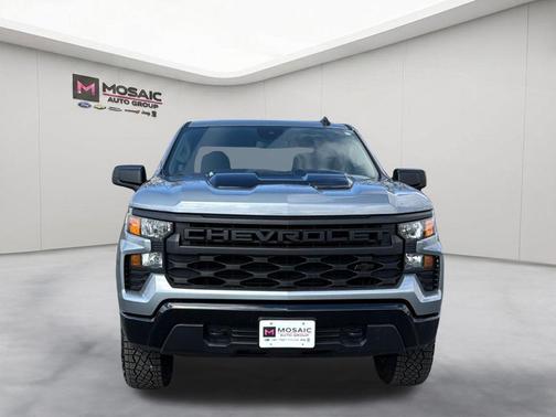 Sterling Gray Metallic 2024 Chevrolet Silverado 1500 Custom Trail Boss