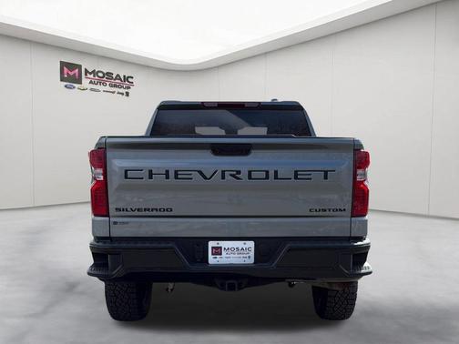 Sterling Gray Metallic 2024 Chevrolet Silverado 1500 Custom Trail Boss