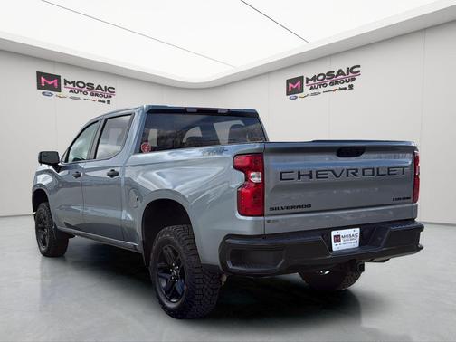 Sterling Gray Metallic 2024 Chevrolet Silverado 1500 Custom Trail Boss