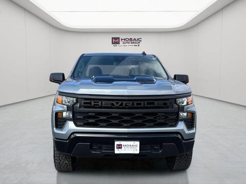 Sterling Gray Metallic 2024 Chevrolet Silverado 1500 Custom Trail Boss