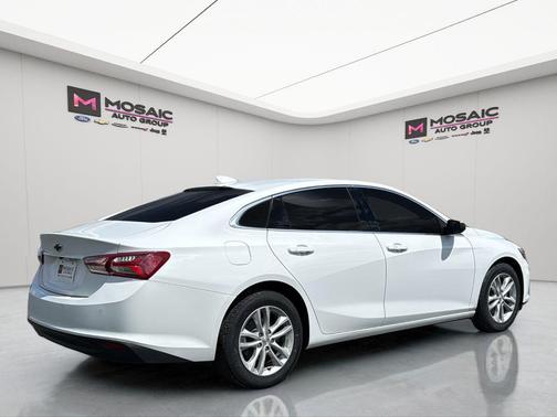 Summit White 2021 Chevrolet Malibu FWD LT