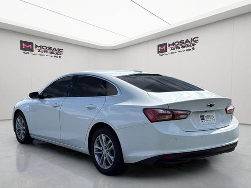 Summit White 2021 Chevrolet Malibu FWD LT
