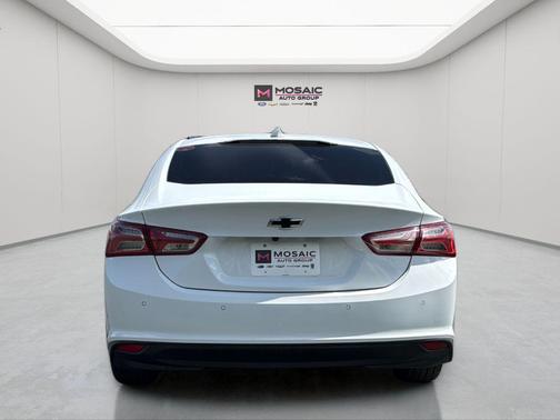 Summit White 2021 Chevrolet Malibu FWD LT