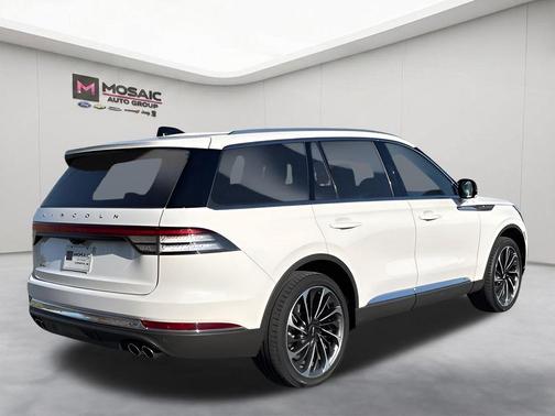 Pristine White Metallic Tri-Coat 2025 Lincoln Aviator Reserve AWD