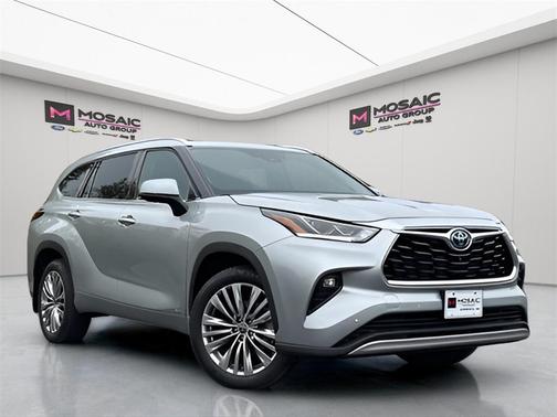 2023 Toyota Highlander Hybrid Platinum