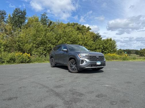 2024 Volkswagen Atlas 2.0T SE w/Technology 4MOTION
